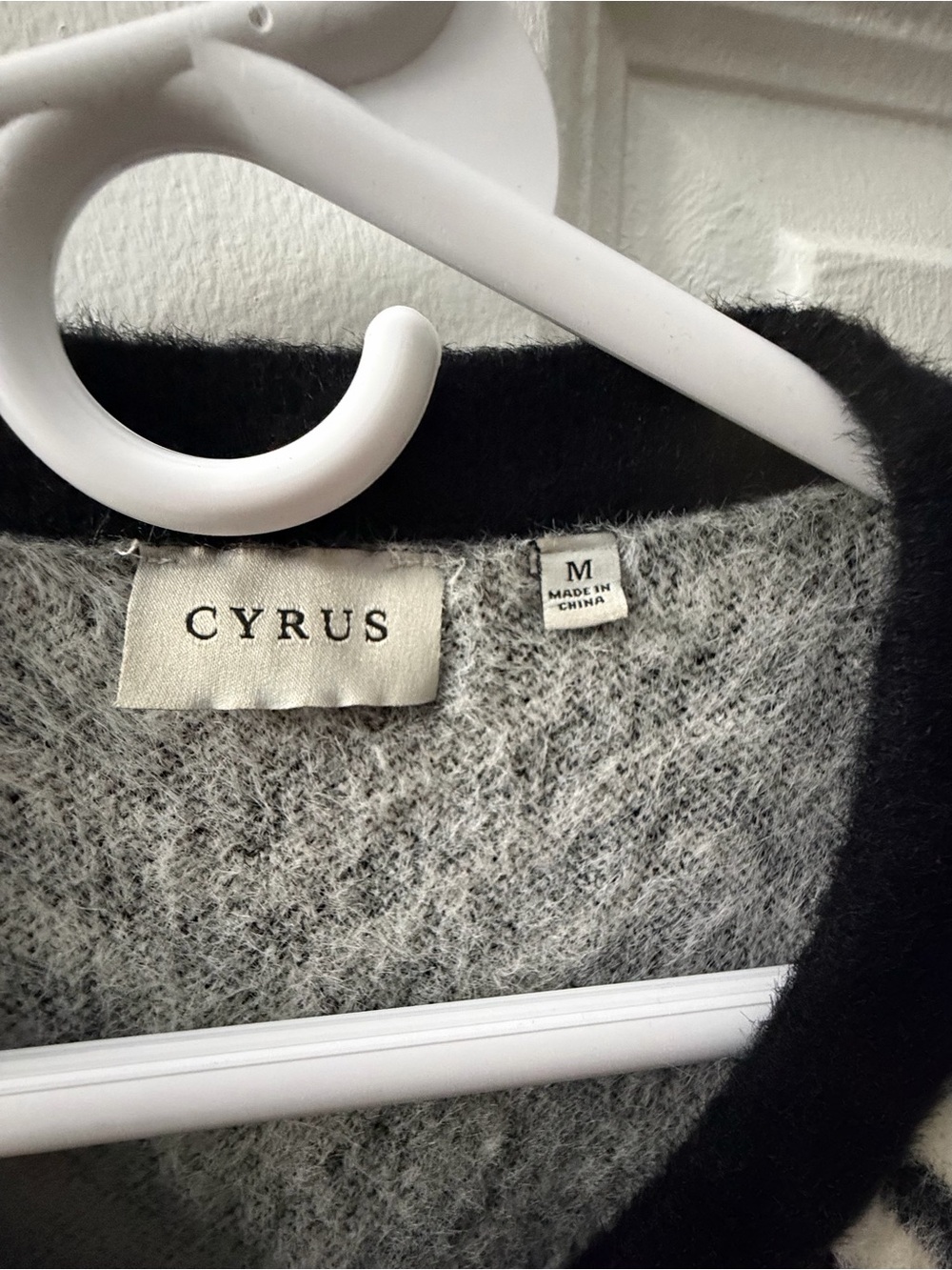 Cyrus Black and White Chevron Crewneck Sweater - Picture 3 of 4
